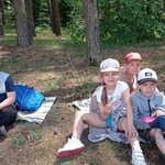 Cotygodniowe wyjście klasy 1b do lasu 03.jpg