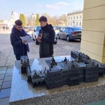 Klasa 7b spędziła lekcje historii w centrum Białegostoku 07.jpg