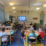 Klasa 0a poznawała tajniki życia pszczół 02.jpg