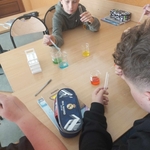 Tęcza w probówce – kolorowa chemia w klasach siódmych 08.jpg