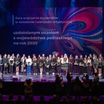Stypendium Marszałka dla Patrycji z 7a 02.jpg