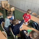 Ekoludki klasy 1C z okazji Dnia Ziemi 04.jpg