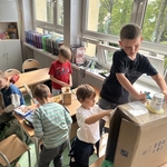 Ekoludki klasy 1C z okazji Dnia Ziemi 08.jpg