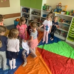 Kolory w klasie 0a – nauka przez zabawę 08.jpg