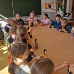 Kreatywne podsumowanie w klasie 3c – Minionki z kukurydzy 05.jpg
