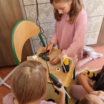 Kreatywne podsumowanie w klasie 3c – Minionki z kukurydzy 02.jpg