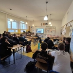 Spotkanie z kosmosem – klasa 8a w rozmowie z astronautą dr Sławoszem Uznańskim-Wiśniewskim 02.jpg