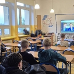 Spotkanie z kosmosem – klasa 8a w rozmowie z astronautą dr Sławoszem Uznańskim-Wiśniewskim 04.jpg