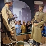 Lekcja historii w Muzeum Wojska Polskiego – klasa 3c w podróży przez czas - 04.jpg