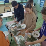 Pachnąca lekcja relaksu w klasie 5a – sól ziołowa własnej produkcji - 04.jpg