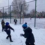 Pierwszy śnieg – radość i zabawa klasy 1a - 04.jpg