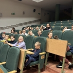 Uczniowie klas 0_ 1c i 3b uczestniczyli we wspaniałym spektaklu muzycznym Jaś i Małgosia - 03.jpg