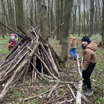klasa 2c wzięła udział w wyjątkowych warsztatach terenowych Leśne bandy - 05.jpg