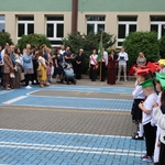 Uroczyste rozpoczęcie roku szkolnego i ślubowanie klas pierwszych! - 05.jpg
