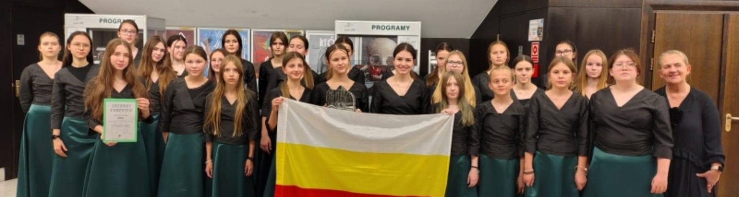 Srebrny Kamerton dla Chóru VIVA! Wielki sukces naszych wokalistów w Bydgoszczy - 01.jpg
