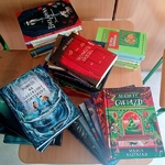 Nowości książkowe w naszej bibliotece szkolnej – sięgnij po wciągającą lekturę - 06.jpg