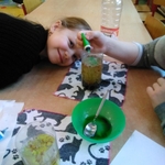 Doświadczalny wtorek w świetlicy 08.jpg