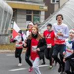 Uczniowie w akcji Biegnę dla Niepodległej 05.jpg