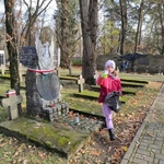 Uczniowie klasy IIb pamiętają o obrońcach naszej ojczyzny 05.jpg
