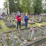 Uczniowie klasy IIb pamiętają o obrońcach naszej ojczyzny 06.jpg