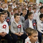 Akademia z okazji 11 listopada 04.jpg