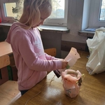 Pierwszaki robiły lampiony adwentowe 09.jpg