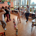 Zabawa andrzejkowa klasy 3a 04.jpg