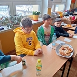 Zabawa andrzejkowa klasy 3a 07.jpg