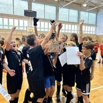 Zwycięstwo w piłkarskim turnieju Mikołajkowym 03.jpg