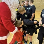 Zwycięstwo w piłkarskim turnieju Mikołajkowym 06.jpg