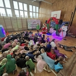 Zabawa choinkowa klas 0-3 02.jpg