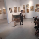 Pierwsza wizyta klasy 2a w Galeri Sleńdzińskich 06.jpg